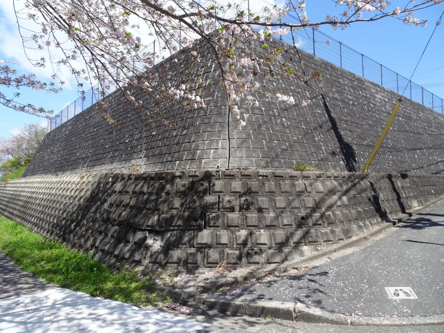 ブロック塀　ブロック擁壁　安全点検　改修　撤去　設計　施工　リフォーム　APOA アポア　三重県津市