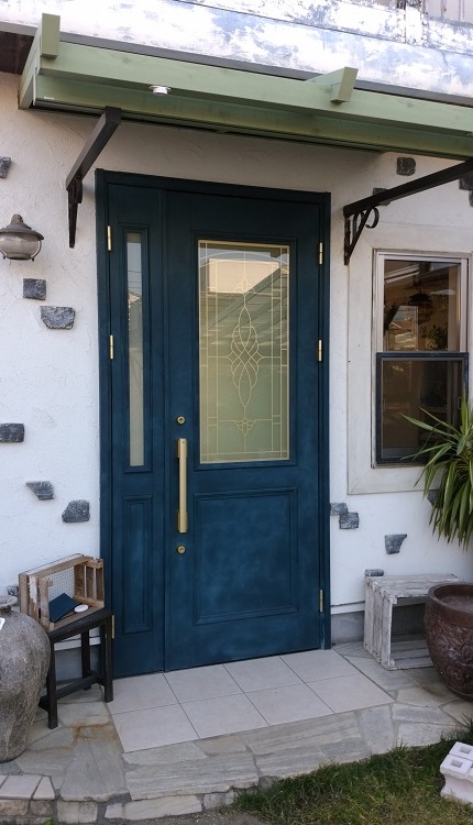 アポア打合せ室の青い親子ドア