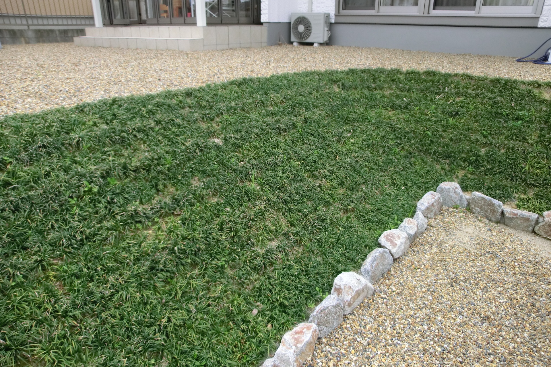 憧れの芝生の庭を実現するには 三重県津市で新築 注文住宅 戸建てのことはアポアスタイル