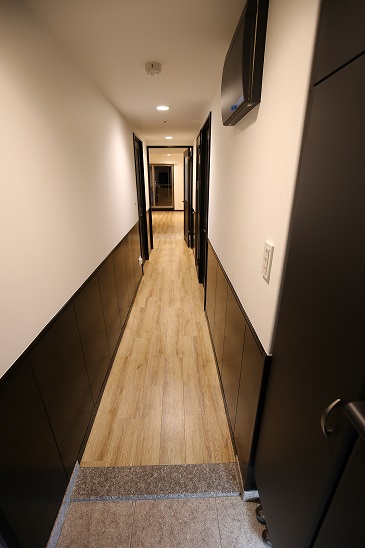 三重県津市のマンションリフォーム、廊下の腰壁